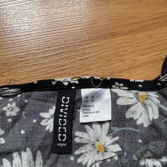 H&M Women's Floral Wrap Dress - Picture 3 of 4